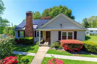 Main picture of 392 Jefferson St
