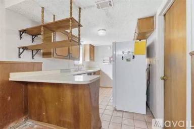 Main picture of 2320 Meadow Crst