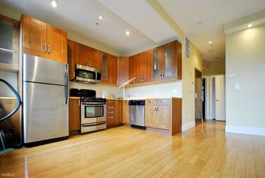Main picture of 9 Cortes St
