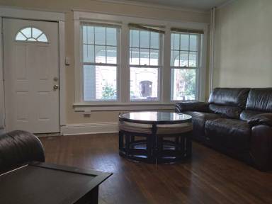 Main picture of 104 Murray St