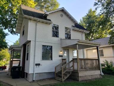 Main picture of 1106 W Grove St