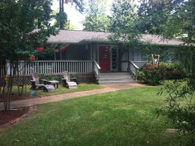 Main picture of 3975 Berkley Dr