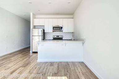 Main picture of 88 SE 24th Ave