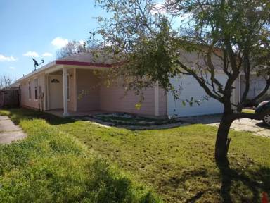Main picture of 3205 Crownover St