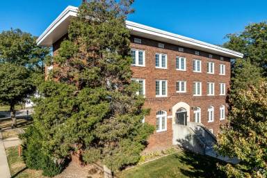 Main picture of 325 Welch Ave