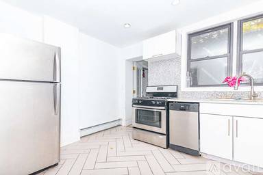 Main picture of 117 6th Ave