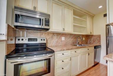 Main picture of 414 Seasage Dr
