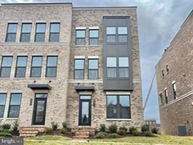 Main picture of 9006 Amelung St