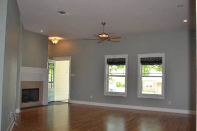 Main picture of 709 Roberts St