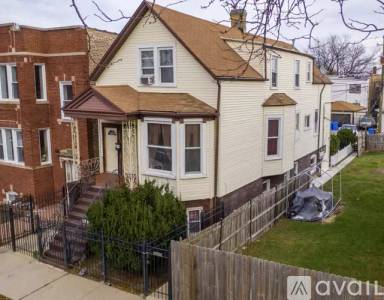 Main picture of 2139 N Karlov Ave