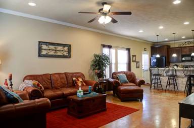 Main picture of 3369 Keefer Loop
