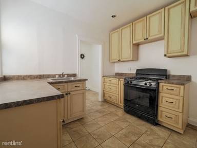 Main picture of 1324 E Lycoming St