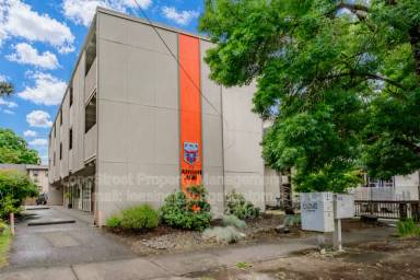 Main picture of 115 NW 15th St