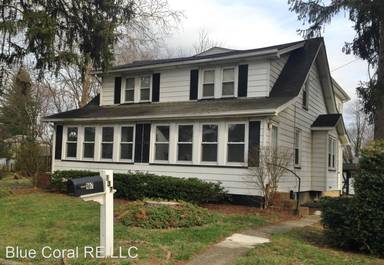 Main picture of 137 Hawthorne Ave
