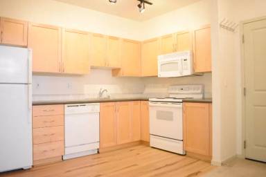 Main picture of 108 107th Ave NE