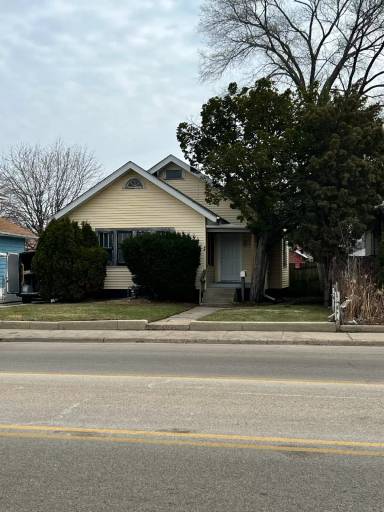 Main picture of 43 N Lewis Ave