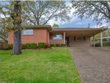 Main picture of 5513 N Walnut Rd