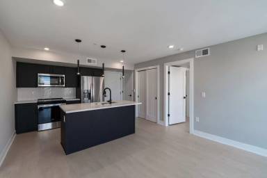 Main picture of 6604 Ridge Ave