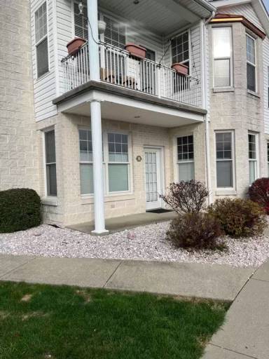 Main picture of 215 Adams Pointe Blvd