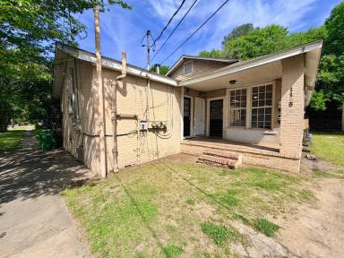 Main picture of 1105 30th St
