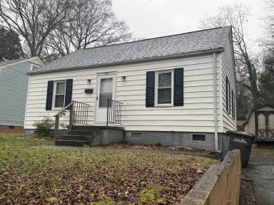 Main picture of 445 Reynolda Dr