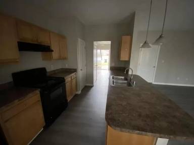 Main picture of 125 Alexander Path