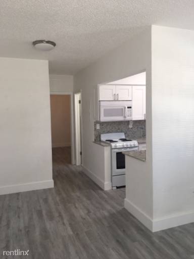 Main picture of 3402 SW 15th St