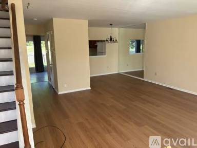 Main picture of 272 Lexington Rd