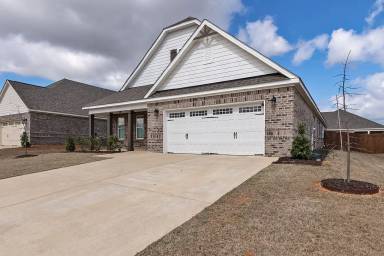 Main picture of 1245 McClain Dr