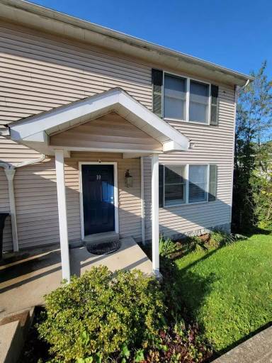 Main picture of 10 Riddle Ct