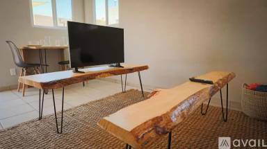 Main picture of 219 Girard Blvd SE