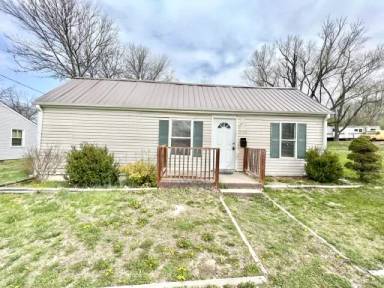 Main picture of 15704 E T C Lea Rd