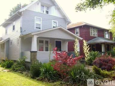 Main picture of 458 Crestwood Ave