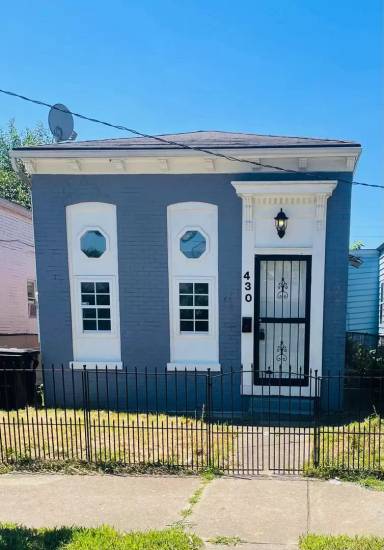 Main picture of 430 E Caldwell St