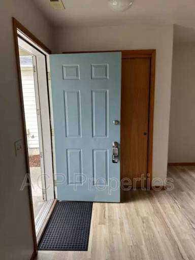 Main picture of 101 E Front St