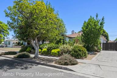 Main picture of 1926 Stearns Dr