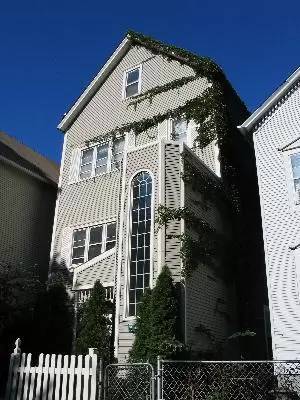 Main picture of 2718 N Wilton Ave