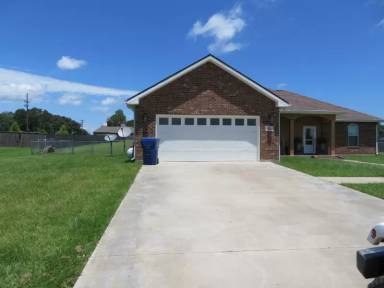 Main picture of 925 Parish Line Rd