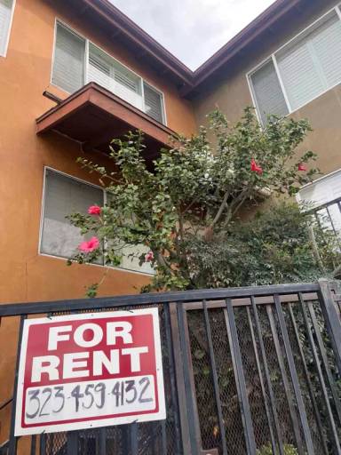 Main picture of 1630 Griffith Park Blvd