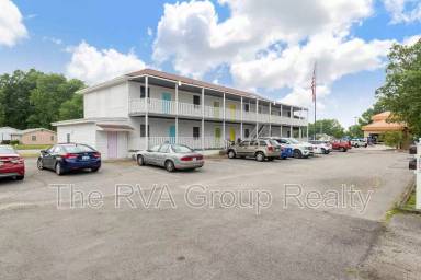 Main picture of 3807 Woodlawn Street