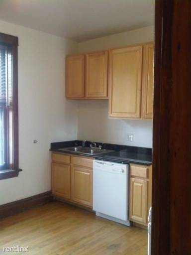 Main picture of 2820 N Mildred Ave