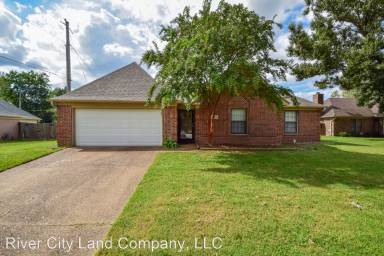 Main picture of 1569 Wind River Cir W