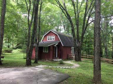 Main picture of 300 Chestnut Hill Rd