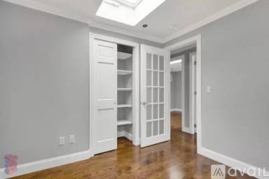 Main picture of 145 E 26th St