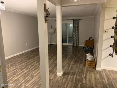 Main picture of 7 Shadowbrook Ln