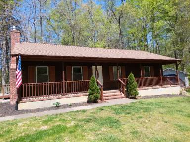 Main picture of 34 W Briar Dr