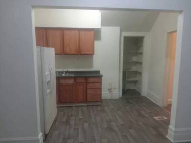 Main picture of 2334 W National Ave