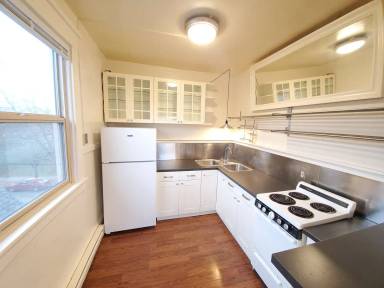Main picture of 1002 E Denny Way