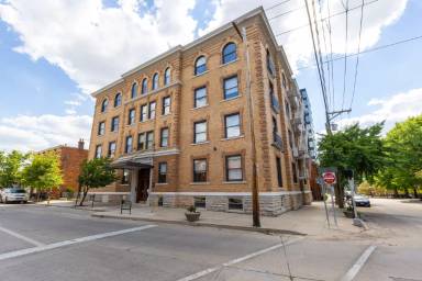 Main picture of 303 Greenup St