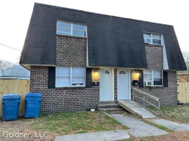 Main picture of 103 Bob Ln